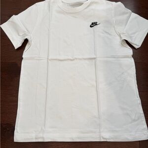 Nike mens White Short Sleeve Tee